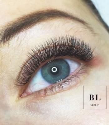 Nämä volyymiripset korostavat kauniisti silmiä!???? #BLSaraP #bluelagoonbeauty #volymelashes #lashes #lashextensions #isoomena