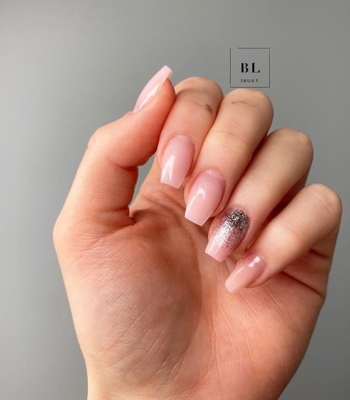 Kesän juhliin kynnet kauniiksi!???????? #blemiliap #bluelagoonbeauty #nails #isoomena