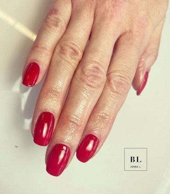 Shellac????sävynä Wildfire. #bljonnal #bluelagoonbeauty #nails