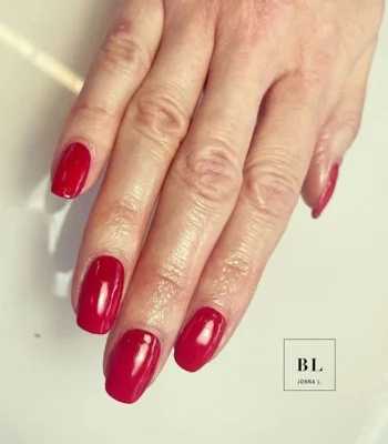 Shellac????sävynä Wildfire. #bljonnal #bluelagoonbeauty #nails