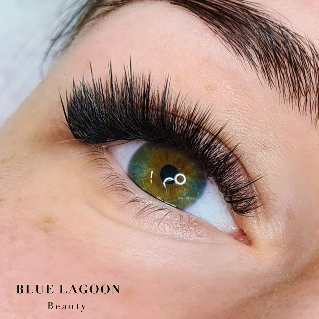 Tämän kuvan nimi on Mkaarenripsipidennykset-bluelagoonbeauty