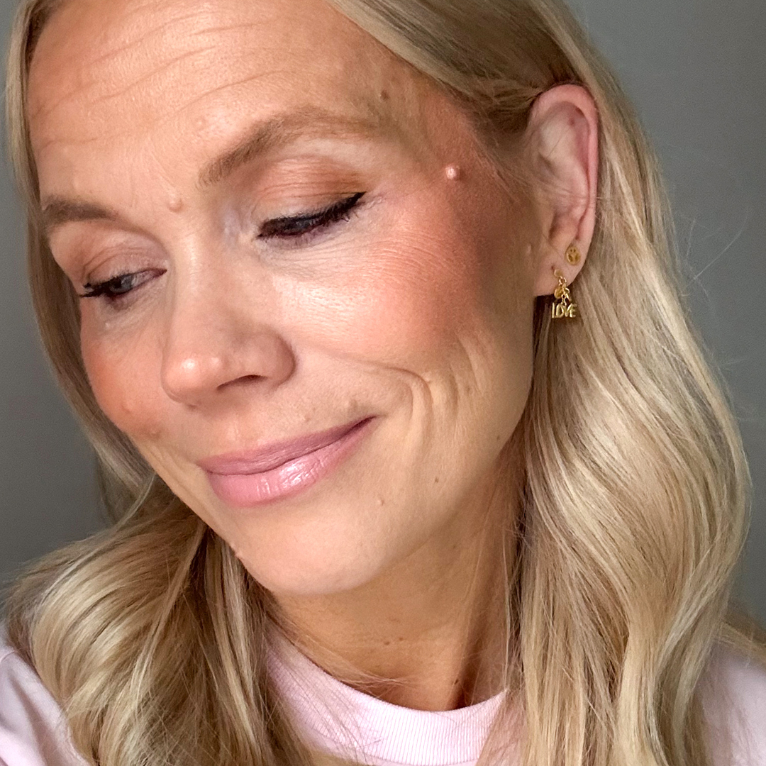 Tämän kuvan nimi on dermapen-mikroneulaus-blue-lagoon-ainoa-hannis