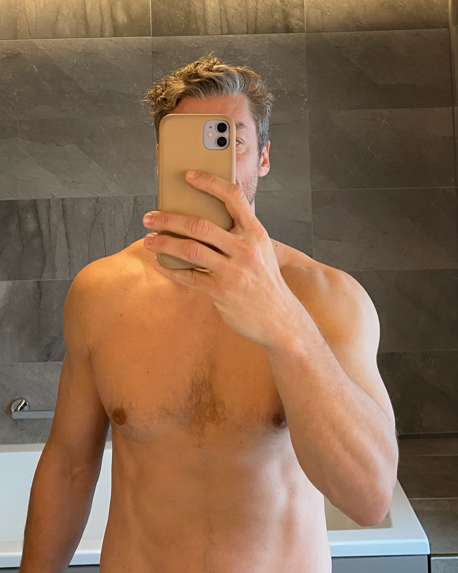 Tämän kuvan nimi on hiusten-leikkaus-manikyyri-bluelagoonbeauty