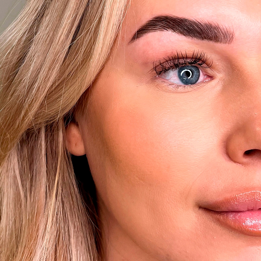 Here is an image of browlift-sara-sieppi-bluelagoonbeauty