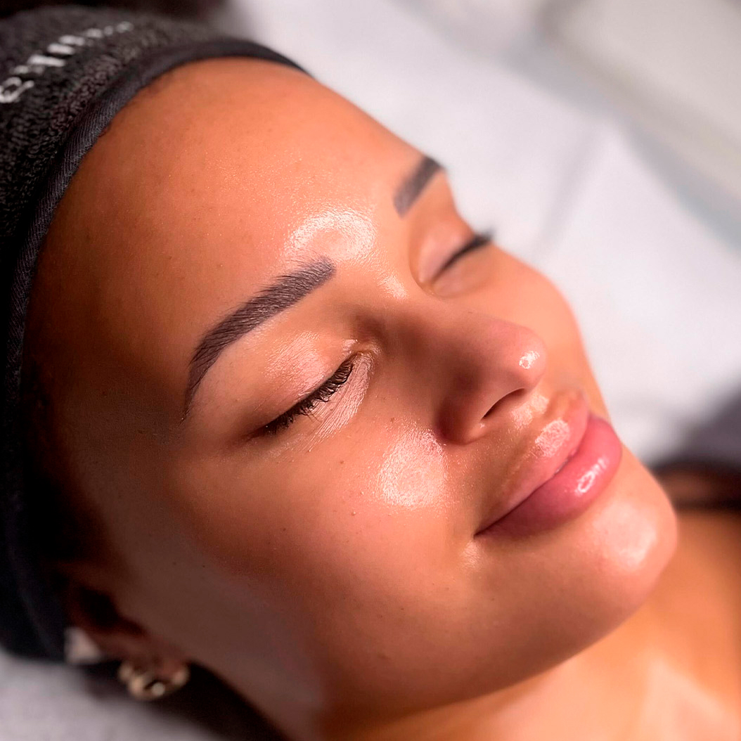 Tämän kuvan nimi on medik8-kasvohoito-sofiachioma-bluelagoonbeauty